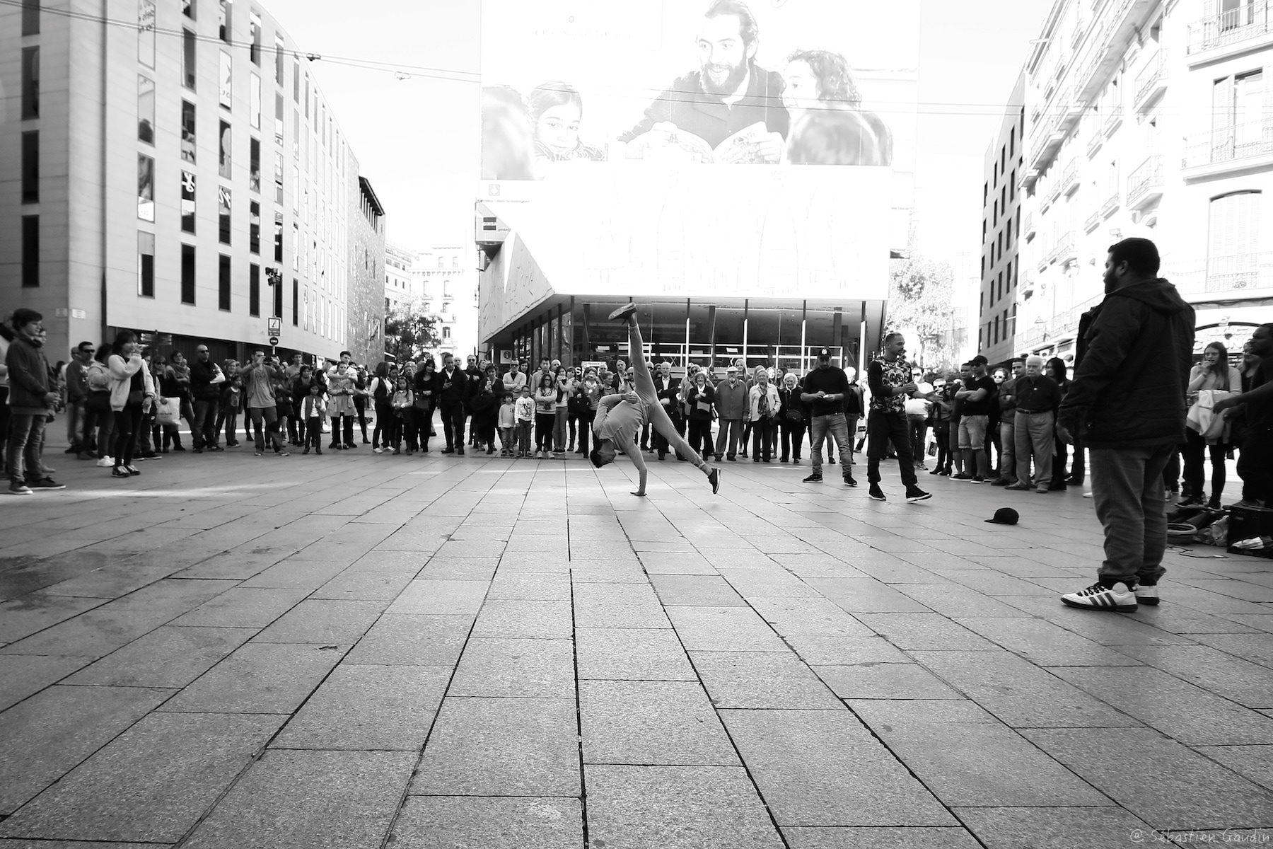 barcelone street dancing