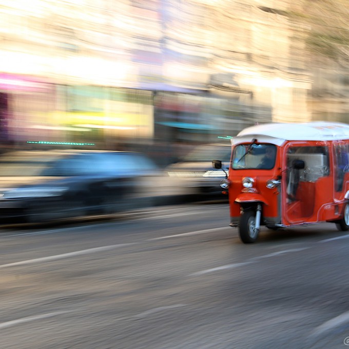 Sur les Champs-Élysées